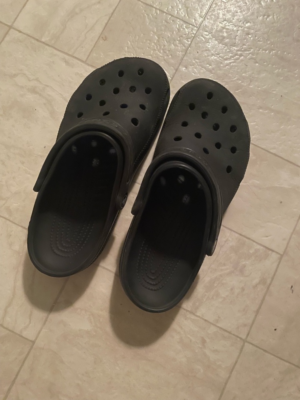 Men's 8 Women's 10 black crocs slip on clogs
